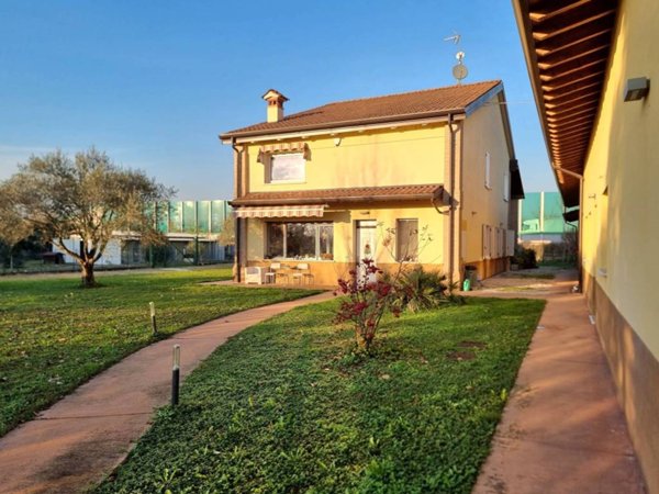 casa indipendente in vendita a Calcinato