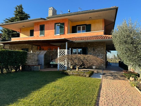 casa indipendente in vendita a Calcinato
