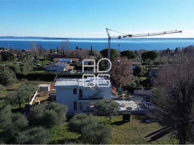 casa indipendente in vendita a Calcinato