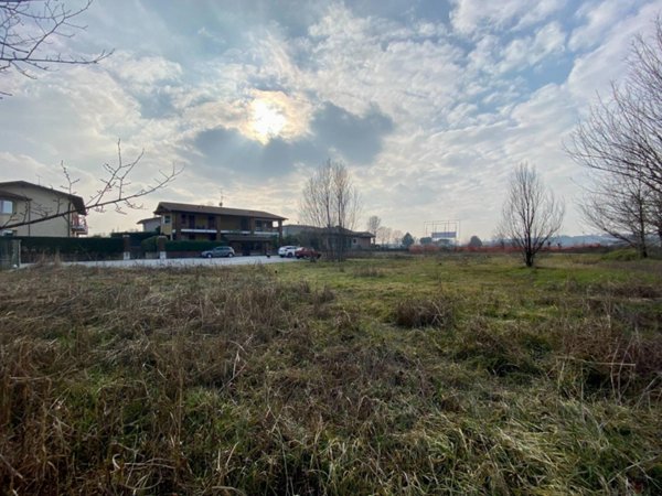 terreno edificabile in vendita a Calcinato in zona Calcinatello