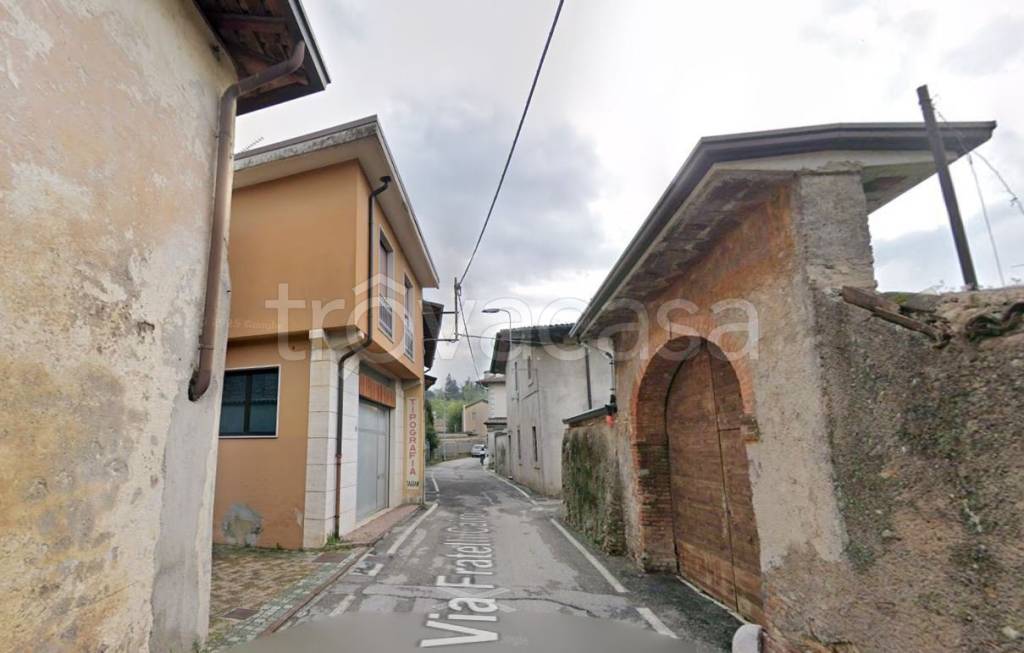 locale di sgombero in vendita a Calcinato