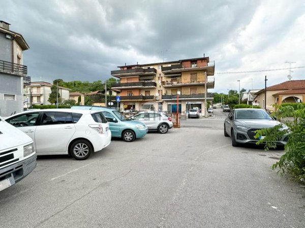 locale commerciale in vendita a Calcinato