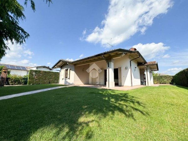 casa indipendente in vendita a Calcinato