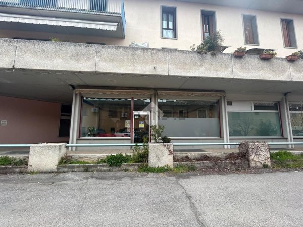 locale commerciale in vendita a Calcinato