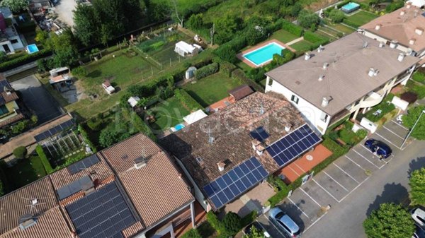 casa indipendente in vendita a Calcinato