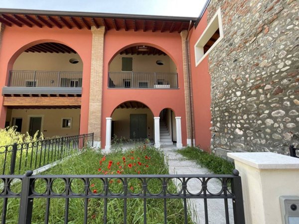 casa indipendente in vendita a Calcinato