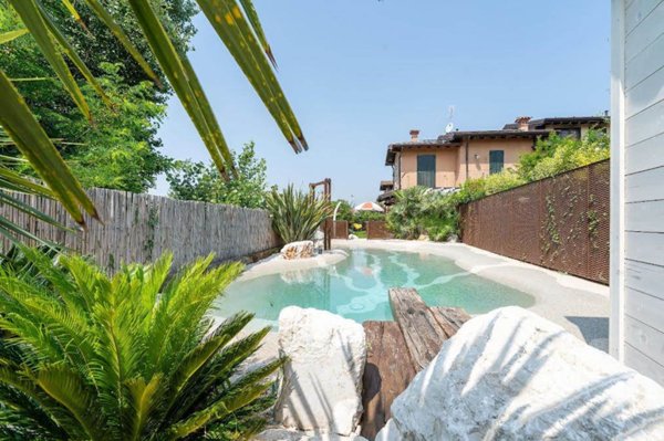 casa indipendente in vendita a Calcinato
