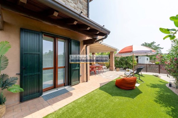 casa indipendente in vendita a Calcinato