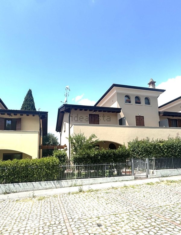 casa indipendente in vendita a Calcinato