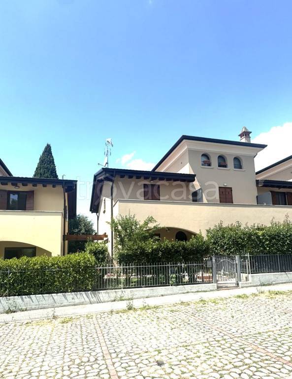 casa indipendente in vendita a Calcinato