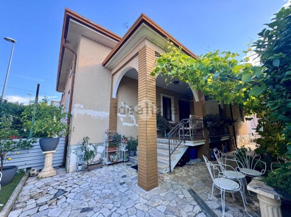 casa indipendente in vendita a Calcinato