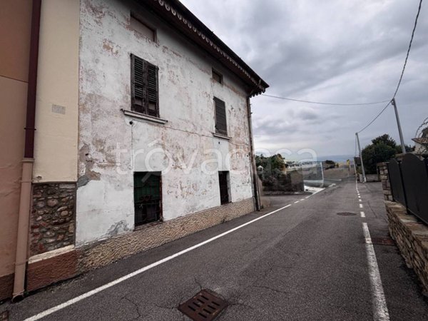 casa indipendente in vendita a Calcinato in zona Calcinatello