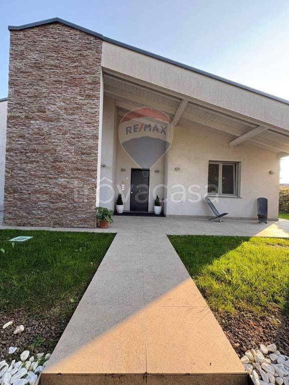 casa indipendente in vendita a Calcinato in zona Calcinatello