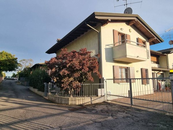 casa indipendente in vendita a Calcinato