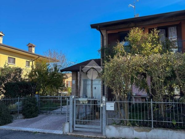 casa indipendente in vendita a Calcinato
