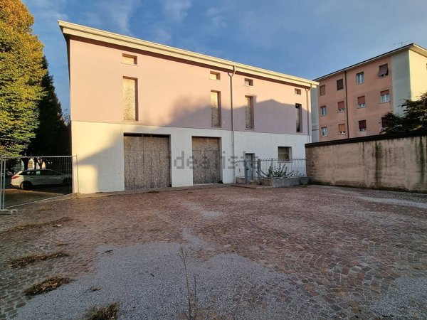 casa indipendente in vendita a Calcinato in zona Ponte San Marco