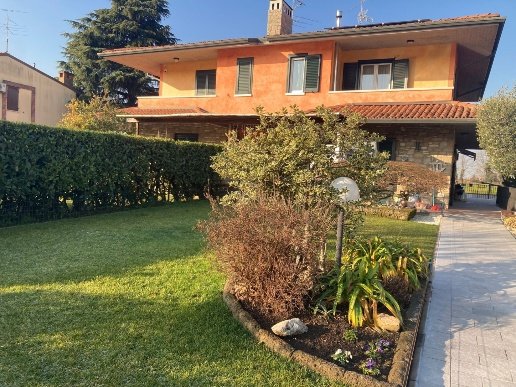 casa indipendente in vendita a Calcinato