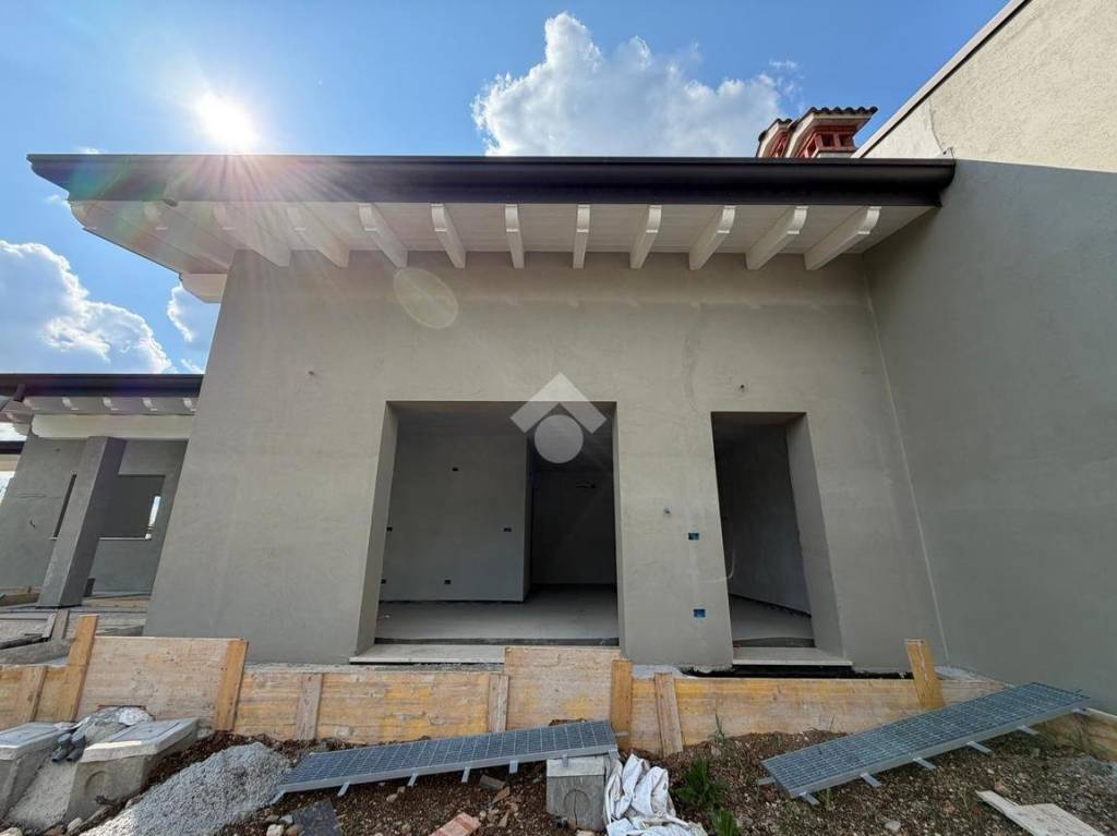 casa indipendente in vendita a Calcinato in zona Calcinatello