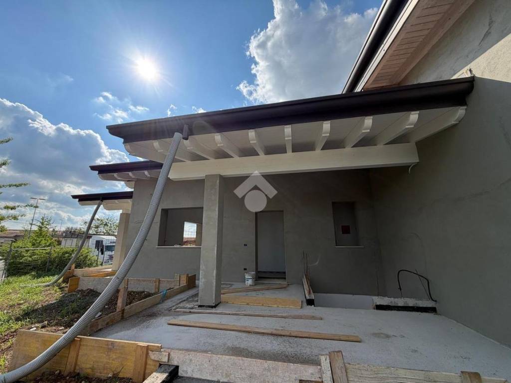 casa indipendente in vendita a Calcinato in zona Calcinatello