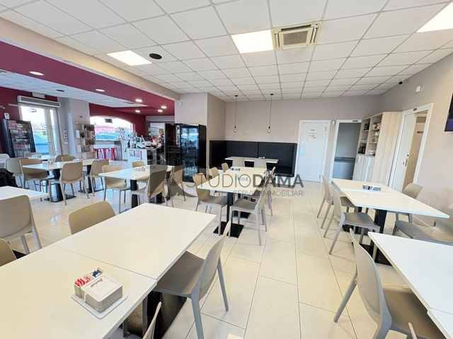 negozio in vendita a Calcinato