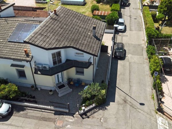 casa indipendente in vendita a Calcinato