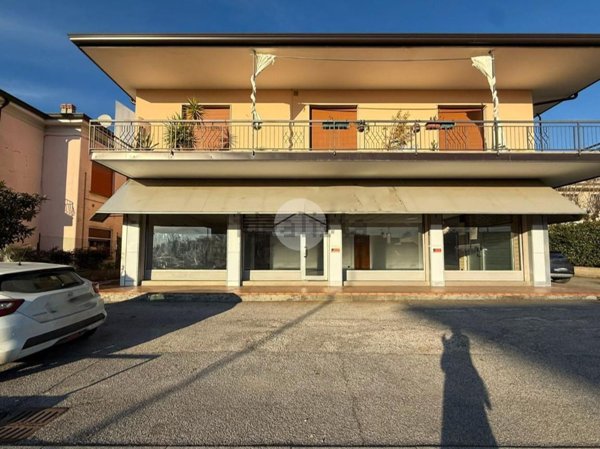 negozio in vendita a Calcinato