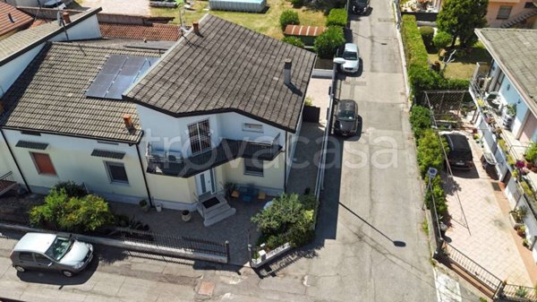 casa indipendente in vendita a Calcinato