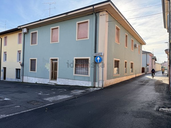 casa indipendente in vendita a Calcinato