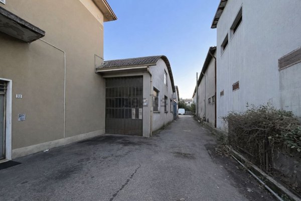 negozio in vendita a Calcinato