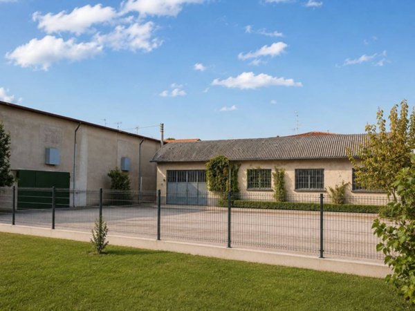 locale commerciale in vendita a Calcinato