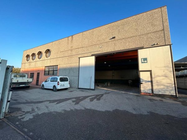 locale commerciale in vendita a Calcinato in zona Ponte San Marco