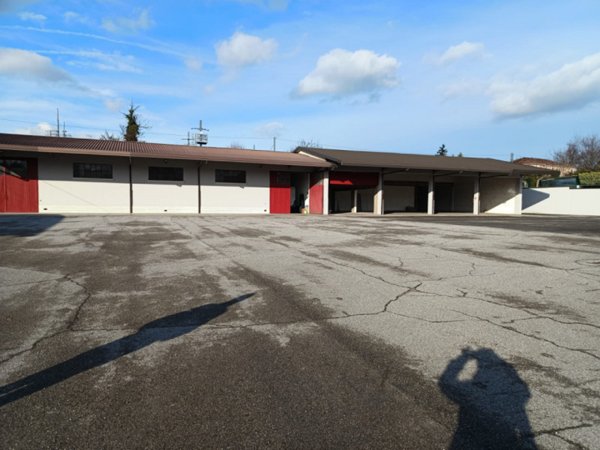 locale di sgombero in vendita a Calcinato in zona Ponte San Marco