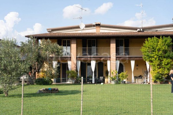 casa indipendente in vendita a Calcinato in zona Calcinatello