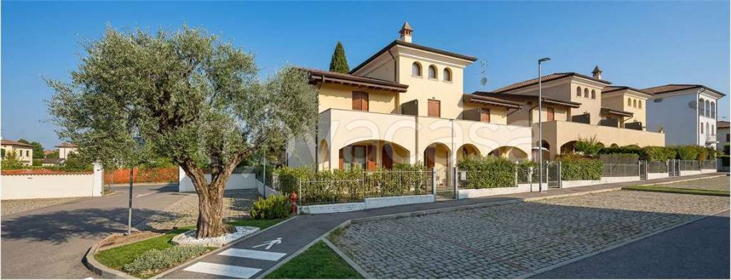 casa indipendente in vendita a Calcinato