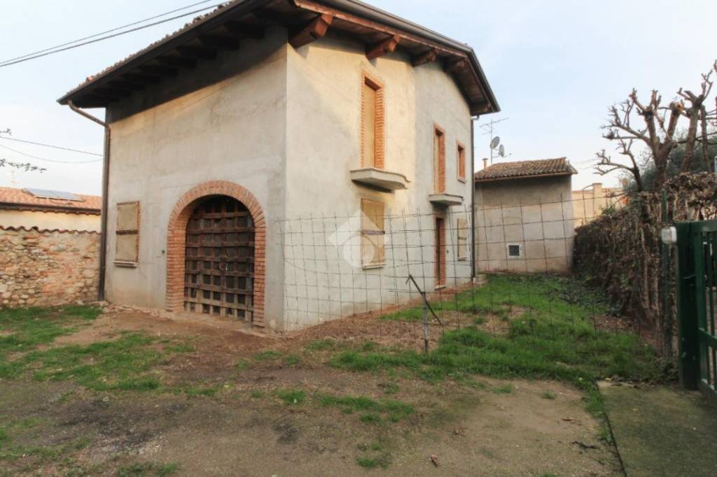 casa indipendente in vendita a Calcinato