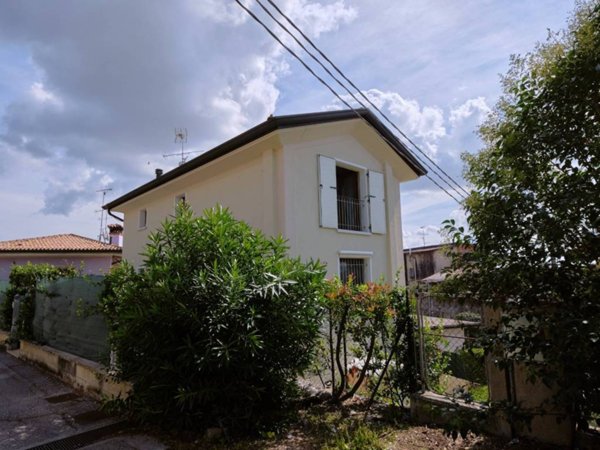 casa indipendente in vendita a Calcinato