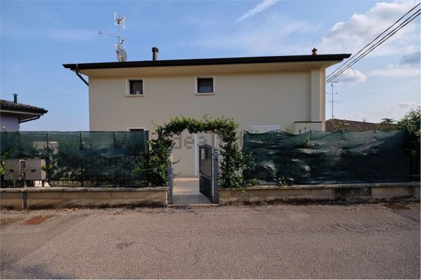 casa indipendente in vendita a Calcinato