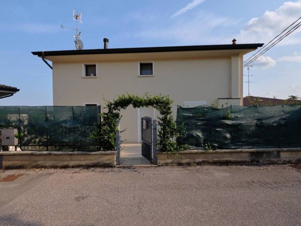 casa indipendente in vendita a Calcinato