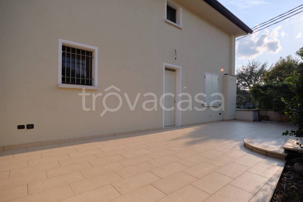 casa indipendente in vendita a Calcinato