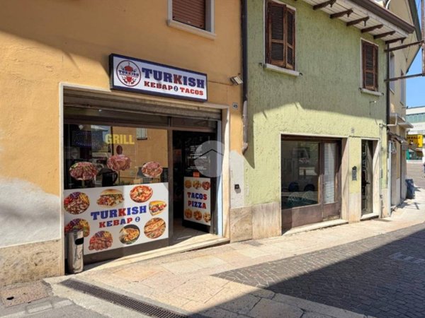 negozio in vendita a Calcinato