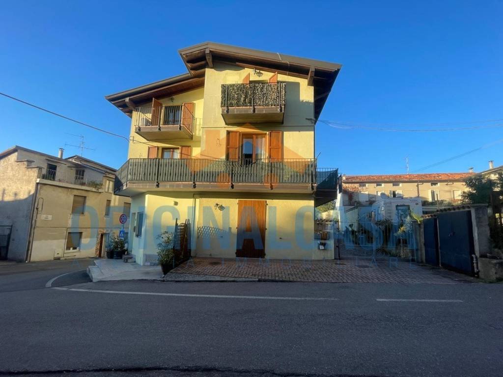 appartamento in vendita a Calcinato in zona Calcinatello
