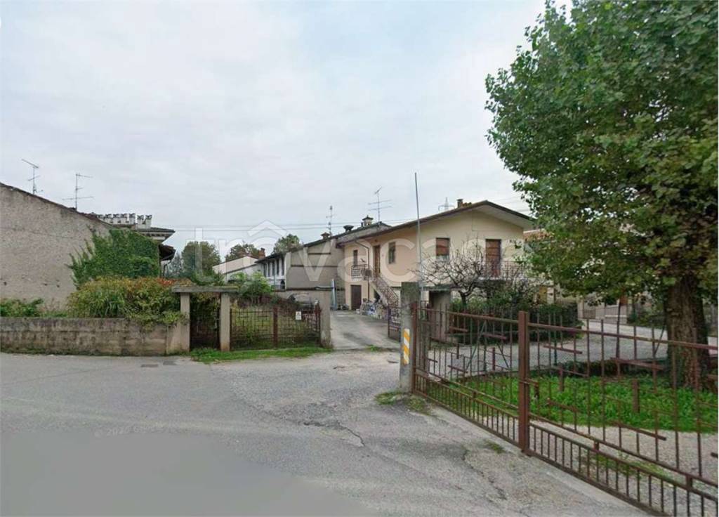 locale commerciale in vendita a Calcinato in zona Calcinatello