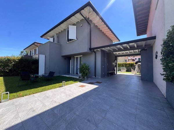 casa indipendente in vendita a Calcinato