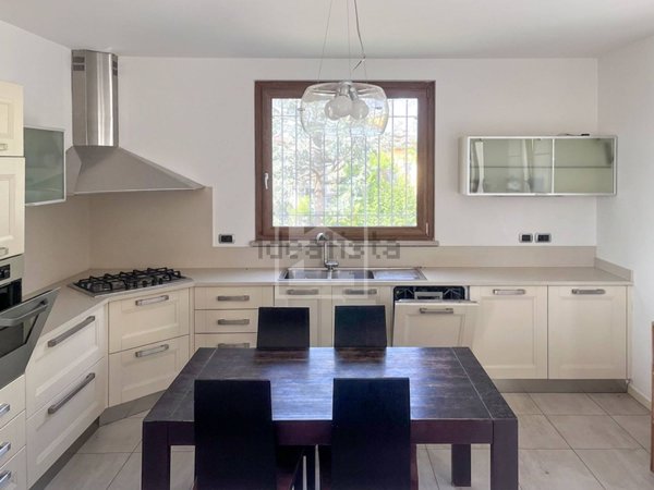casa indipendente in vendita a Calcinato
