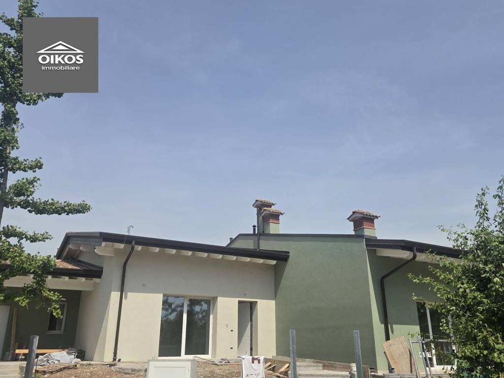 casa indipendente in vendita a Calcinato in zona Calcinatello