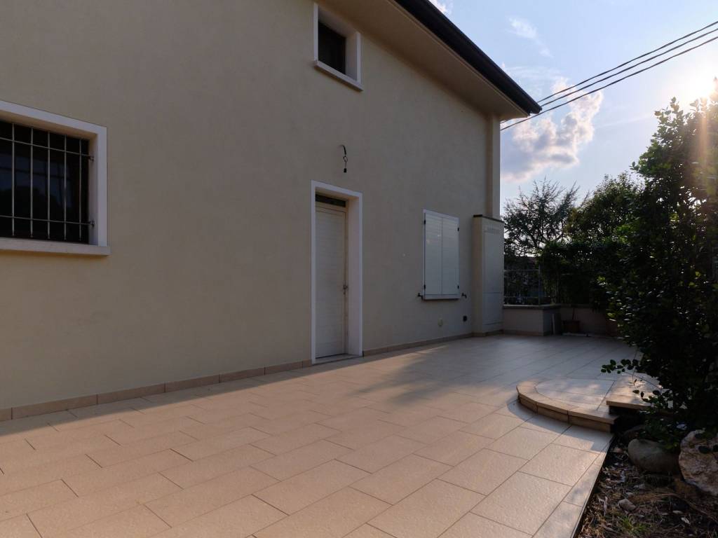casa indipendente in vendita a Calcinato