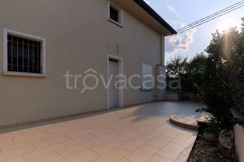 casa indipendente in vendita a Calcinato