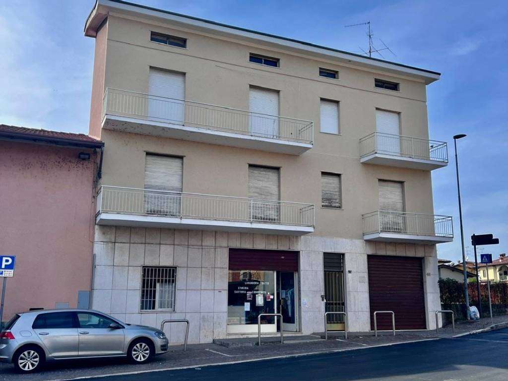 appartamento in vendita a Calcinato in zona Calcinatello