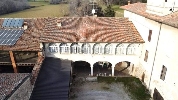 casa indipendente in vendita a Calvagese della Riviera in zona Carzago