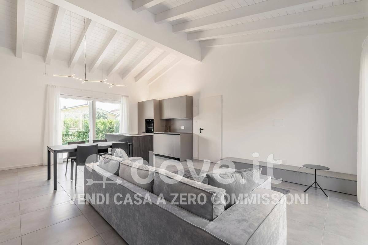 casa indipendente in vendita a Calvagese della Riviera in zona Carzago